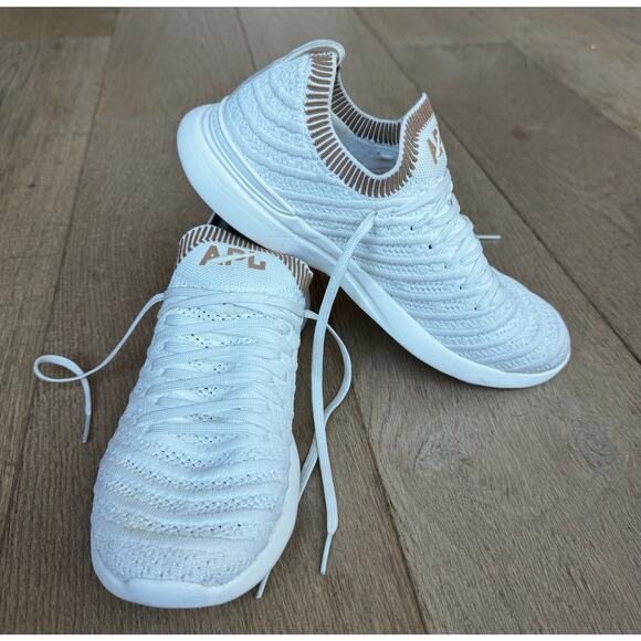 Women's APL TechLoom Wave Sneaker White Sz 8 Classic Athleisure Running Trainers - Picture 1 of 9